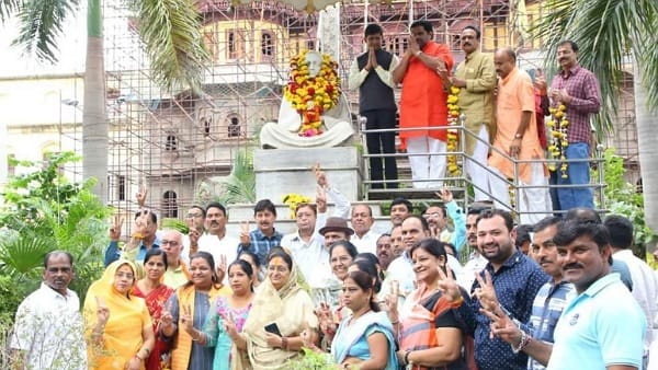 हासिल की है रिकॉर्ड वोटों से जीत