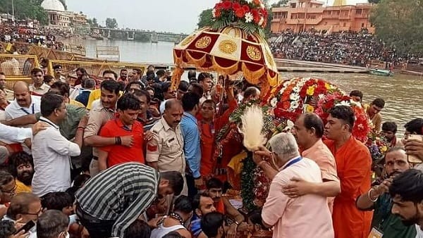 रामघाट पर हुआ पूजन अर्चन 