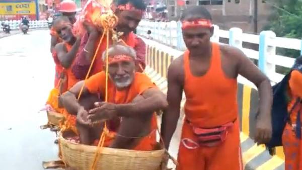 कलयुग के श्रवण भगवान की लोग दे रहे संज्ञा