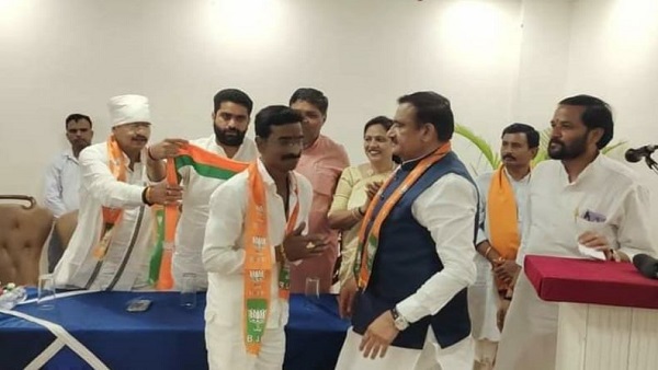 सागर निगम एकमात्र निर्दलीय पार्षद, वह भी भाजपा में शामिल सागर निगम एकमात्र निर्दलीय पार्षद, वह भी भाजपा में शामिल
