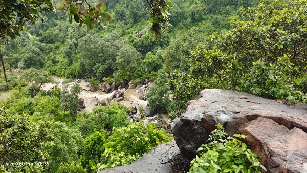 वन विभाग के अधीन है, कोई सुविधा उपलब्ध नहीं है