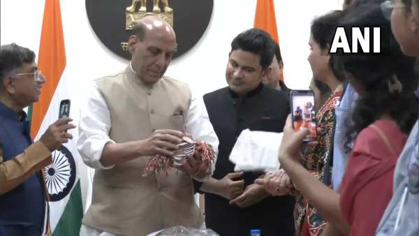 रक्षा मंत्री खुद पैगाम पहुंचाएंगे