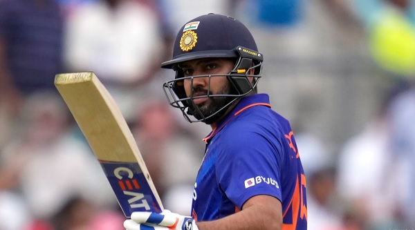 रोहित बाकी लोगों की तुलना में अलग