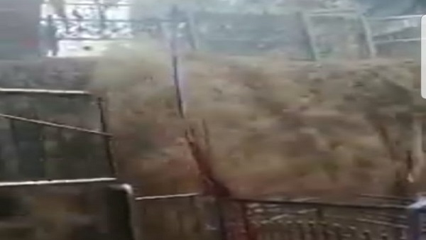 जटाशंकर धाम में किसी हिल स्टेशन जैसा नजारा हो जाता है