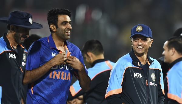 अश्विन के बजाय अक्षर पटेल को मौका देना चाहिए था