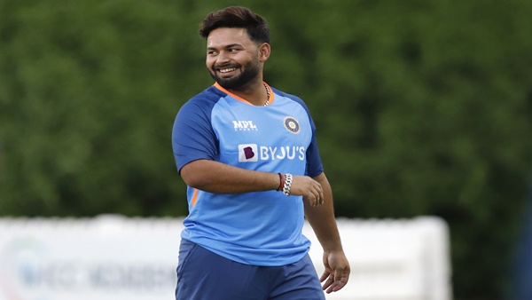 भुवी और अर्शदीप के पास तेज गेंदबाजी की कमान भुवी और अर्शदीप के पास तेज गेंदबाजी की कमान