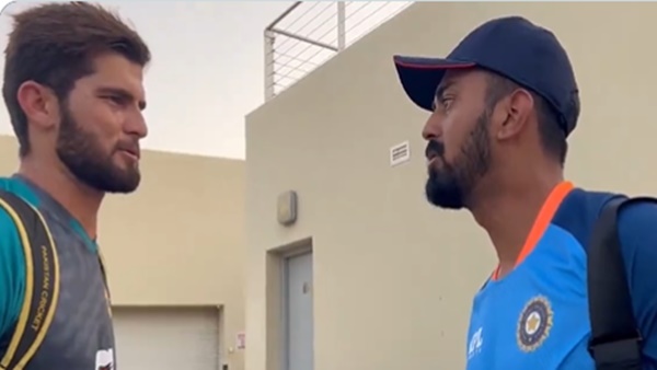 भारत और पाक मैच को लेकर उत्साहित फैंस भारत और पाक मैच को लेकर उत्साहित फैंस