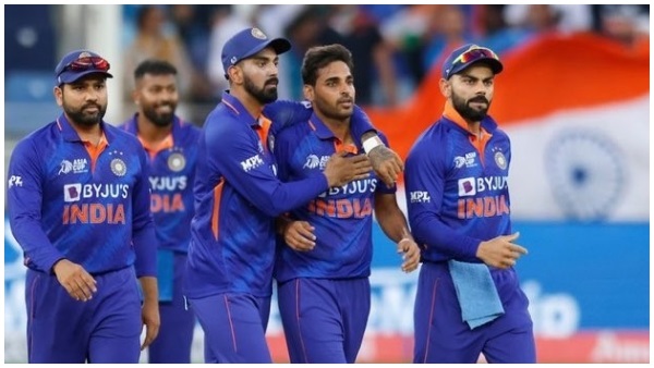 दोनों टीमें इस प्रकार हैं