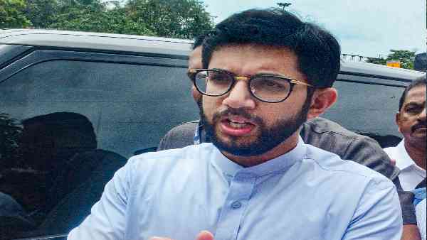 आदित्य ठाकरे बोले- एक लाख नौकरियों का नुकसान हुआ