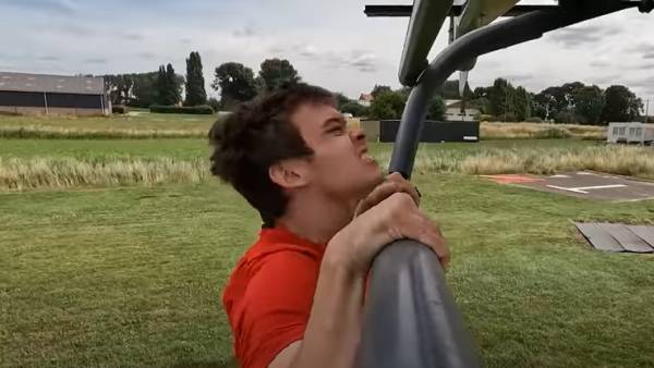  यूट्यूब हैंडल पर रिकॉर्ड तोड़ने का वीडियो साझा किया