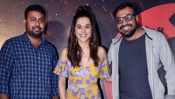 'अपने आलोचक को दी नौकरी'