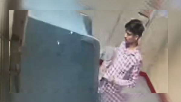 आग लगाने से पहले देखा आरोपी ने कैमरे में 