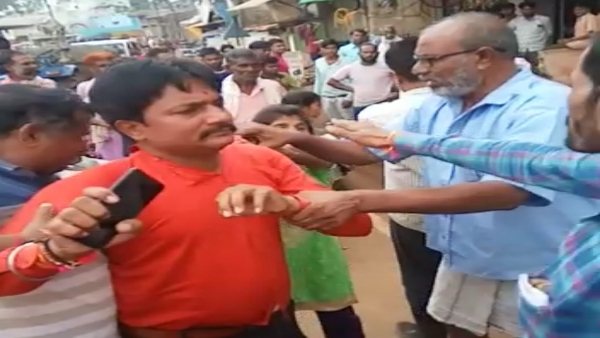 उपभोक्ता के बिजली के मीटर में थी गड़बड़ी की आशंका