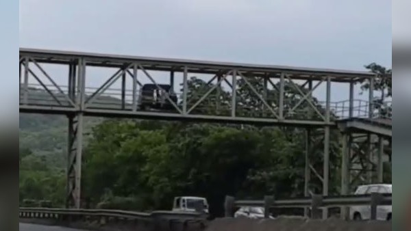 महाराष्ट्र के पालघर का बताया जा रहा वीडियो