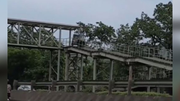 सोशल मीडिया यूजर्स ने लिए जमकर मजे