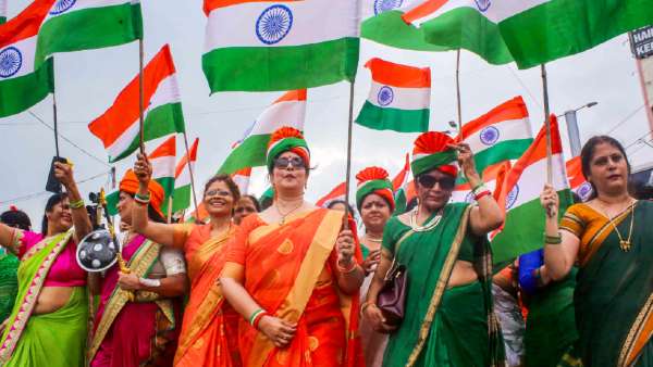 गोरों के दांत खट्टे करने की योजना