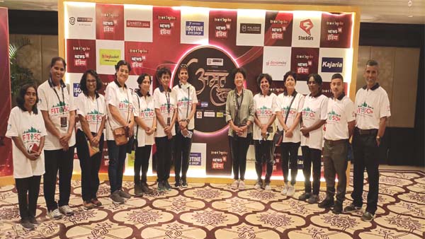 50 प्लस महिलाओं ने किया ट्रैकिंग 50 प्लस महिलाओं ने किया ट्रैकिंग