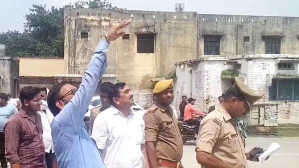 पुलिस प्रशासनिक अधिकारियों के छूटे पसीने