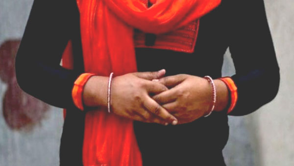 सऊदी अरब में रहता है महिला का पति