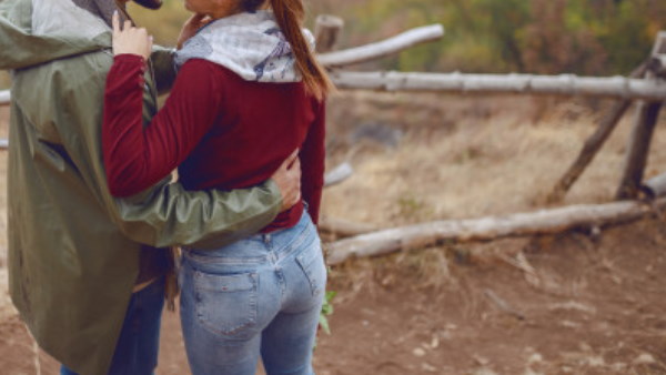 महिला अपने छोटे बच्चे को भी छोड़ गई महिला अपने छोटे बच्चे को भी छोड़ गई