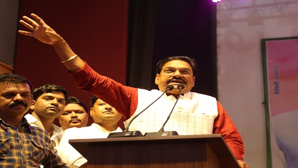 हीरासिंह की शपथ: मंत्री की नसीहत, विवेक-समन्वय से काम करें हीरासिंह की शपथ: मंत्री की नसीहत, विवेक-समन्वय से काम करें