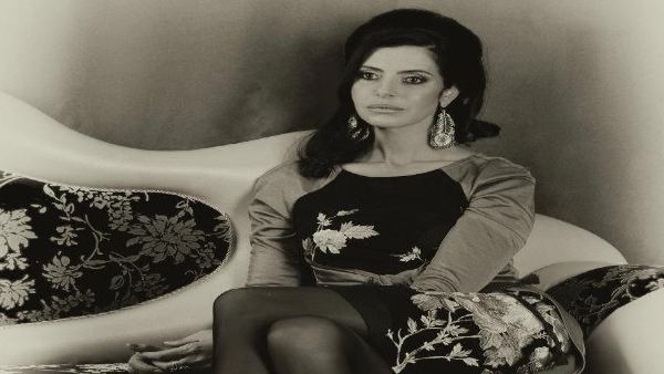 महिला ने साथियों के साथ मिल लूटे 68 करोड़ महिला ने साथियों के साथ मिल लूटे 68 करोड़