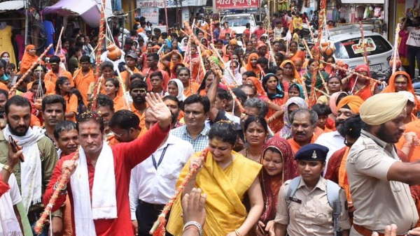 सीएम भूपेश ने शिव भक्तों का बढ़ाया उत्साह सीएम भूपेश ने शिव भक्तों का बढ़ाया उत्साह