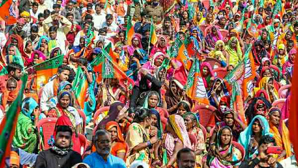 अब तक नहीं बना सके खुद का कार्यालय