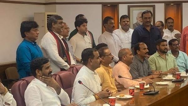 तीन निर्दलीय पार्षदों को लेकर दिल्ली पहुंचे हैं ऊर्जा मंत्री