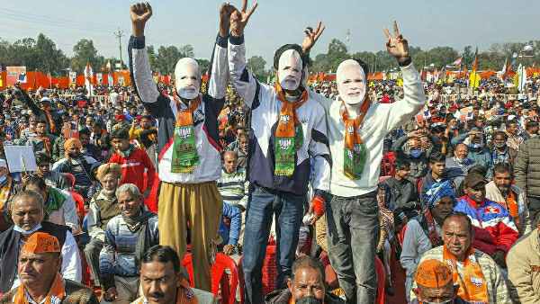 अपने अपने निवास पर कार्यक्रम आयोजित कर लेते हैं बीजेपी नेता