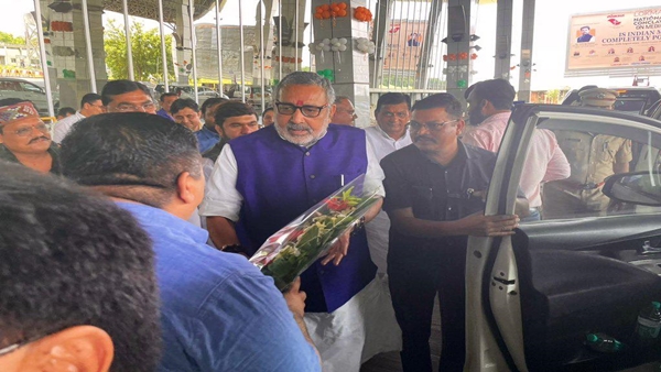 गिरिराज के कंधो पर छिंदवाड़ा !