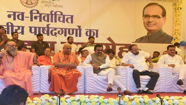 बीजेपी के ये दिग्गज रहे शामिल बीजेपी के ये दिग्गज रहे शामिल