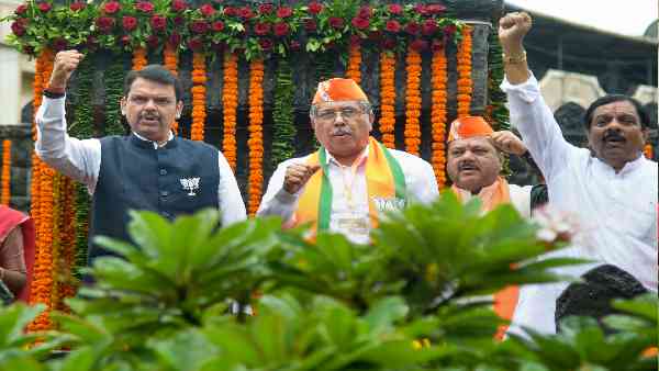 बीएमसी चुनाव की वजह से शिवसेना हुई भाजपा पर हमलावर