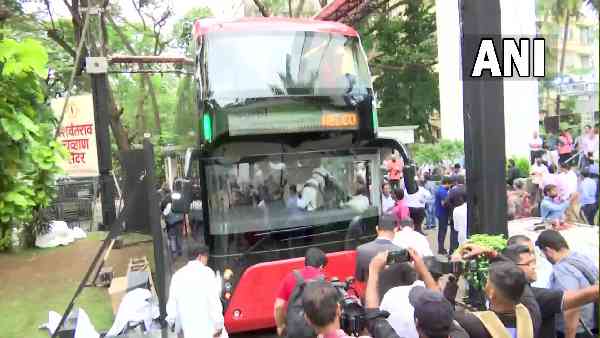 900 इलेक्ट्रिक बसें मंगाई गई हैं