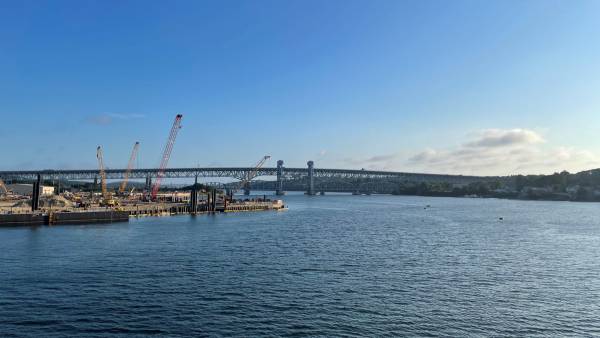 सूख रहा टेम्स नदी का पानी