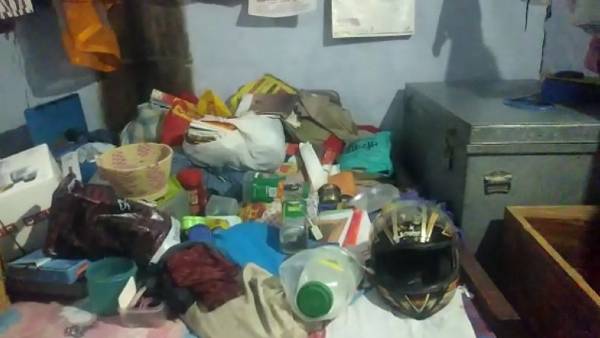 12 लाख के माल पर चोरों ने किया हाथ साफ़