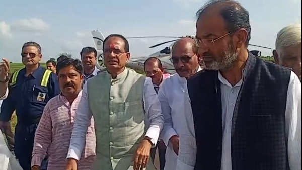 MP: किसानों से बोले शिवराज- चिंता मत करो, सबको मुआवजा मिलेगा