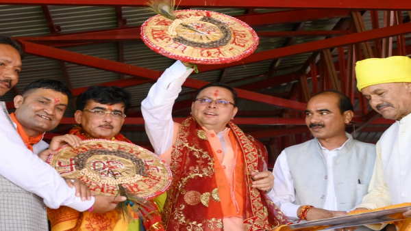 मुख्यमंत्री धामी ने मेले में किया प्रतिभाग मुख्यमंत्री धामी ने मेले में किया प्रतिभाग