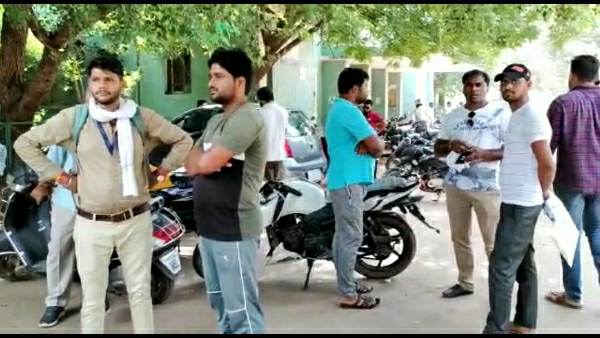 टाइगर चौराहे पर हो गई बाइक की टक्कर