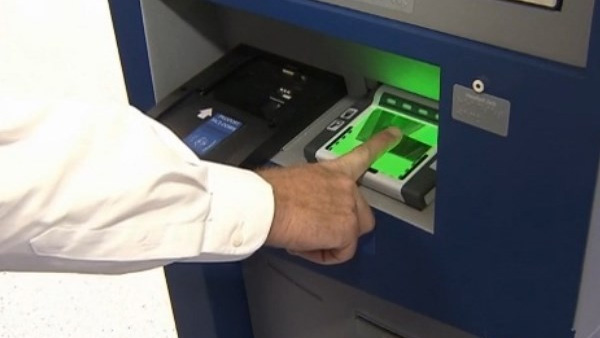 कई कंपनियों द्वारा दी जा रही एईपीएस की सुविधा