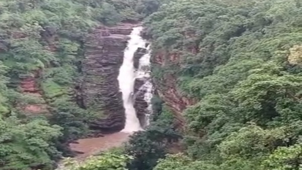 दमोहः सिंगौरगढ़ का निदान कुंड वाटरफाॅल