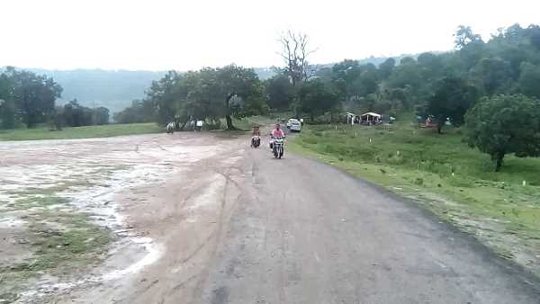 वाहन बन्द होने पर भी चढ़ती है गाड़ी