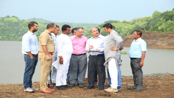 यह वक्त राजनीति का नहीं....