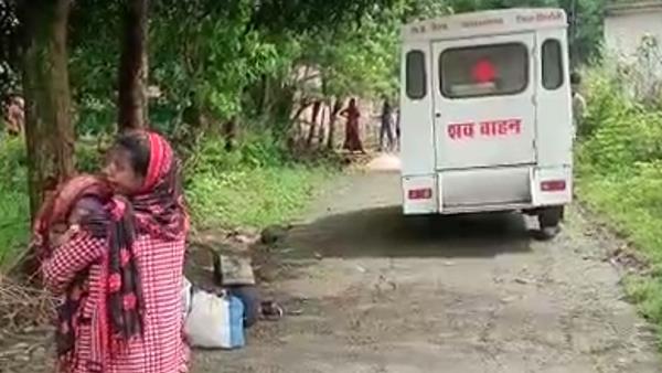 शव को गांव ले जाना बना चुनौती