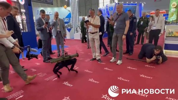 हथियार और दवा की डिलीवरी हथियार और दवा की डिलीवरी