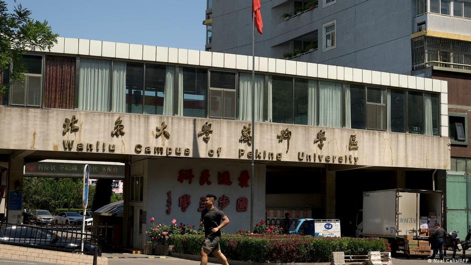 मई में चीन के एक प्रतिष्ठित विश्वविद्यालय के छात्रों ने कड़े कोविड-प्रतिबंधों के खिलाफ प्रदर्शन किया था