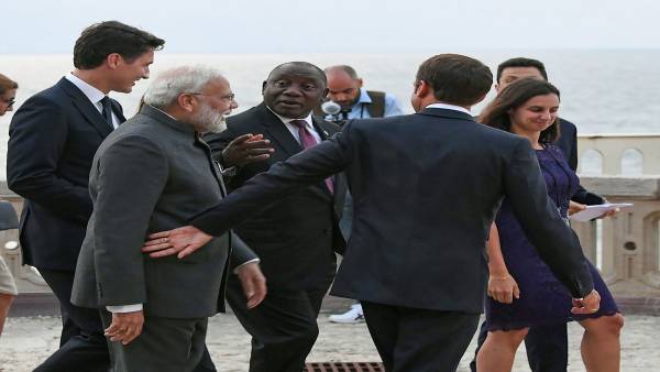 मैक्रों का ट्वीट