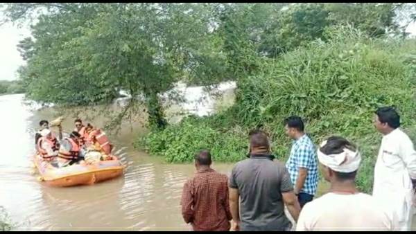 श्योपुर में पार्वती नदी उफान पर श्योपुर में पार्वती नदी उफान पर