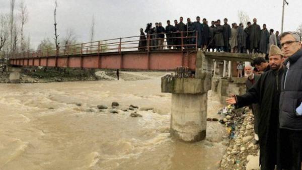 कठुआ में बहे तीन लोग कठुआ में बहे तीन लोग