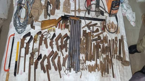 संयुक्त टीम गठित कर हुई कार्रवाई संयुक्त टीम गठित कर हुई कार्रवाई